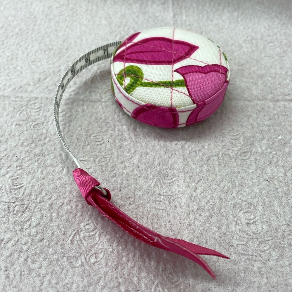 RANDOM PATTERNS Retractable Vera Bradley Mini Measuring Tapes/  in and cm